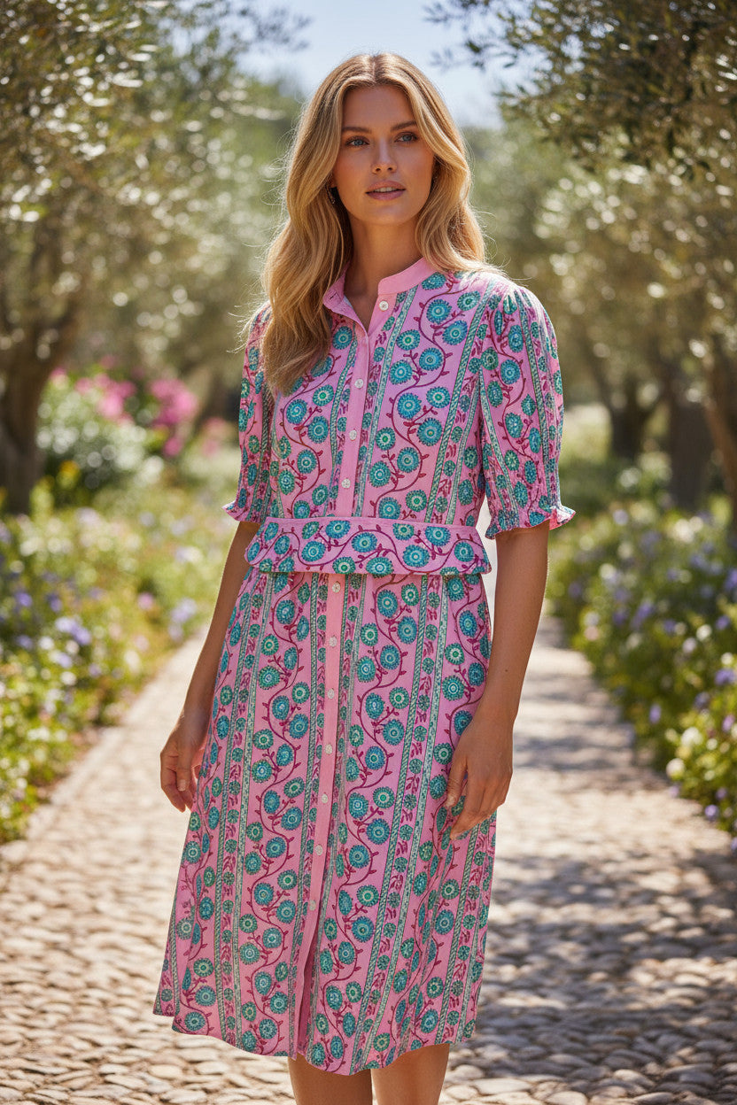 Fleurie reunió un vestido largo y largo con mangas hinchadas*