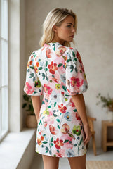 Robe droite rouge à rayures contrastées et col en V