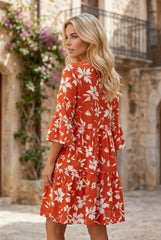 Robe courte rouge à imprimé floral bohème