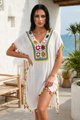 🌺 SOLEIL NOMADE – La robe bohème blanche aux détails artisanaux envoûtants