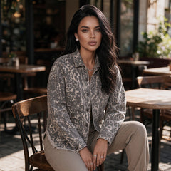 Veste en jean beige foncé à imprimé abstrait et bas brut