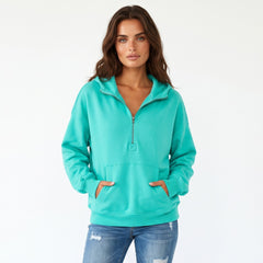 Una sudadera con capucha de cuerpo completo de Aruba con Elée Éclair y Pockets de canguro