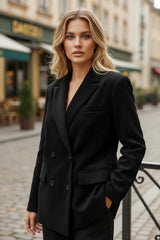 La veste à double boutonnage qui redéfinit l’élégance