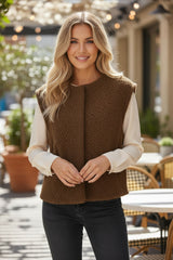 🧸 DOUCE ÉVIDENCE – Le gilet cosy qui réchauffe les cœurs