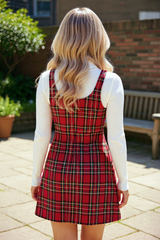 Robe courte à carreaux esprit romantique et intemporel