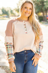 Haut grande taille beige Henley à carreaux et effet superposé