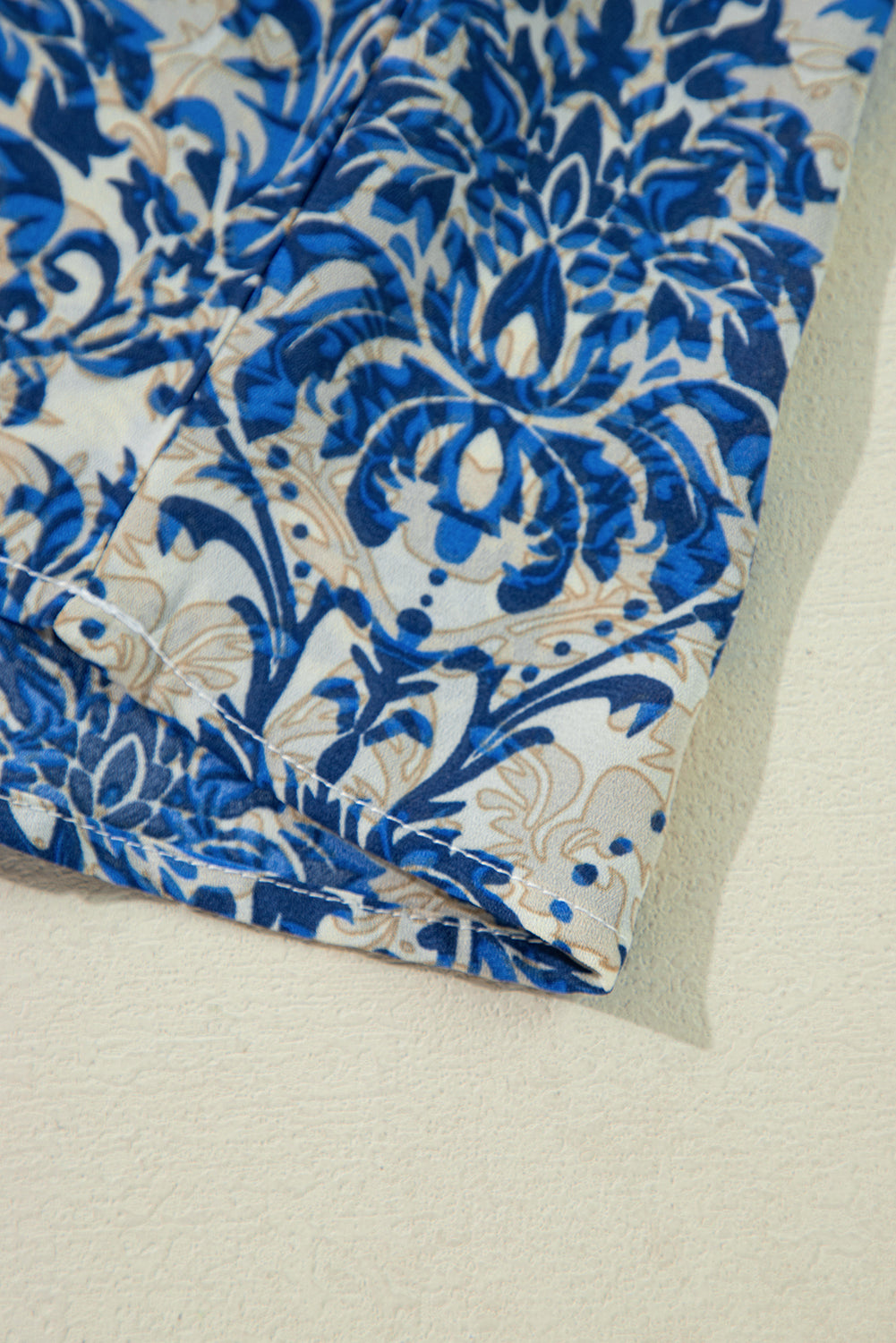 Chemisier ample imprimé ethnique grande taille à manches 3/4 et col en V bleu-A WOMAN WE LOVE