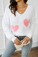 V -neck plush sweater and white pearl core pattern