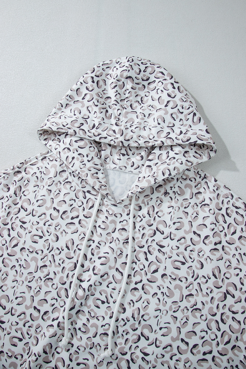 Ensemble sweat à capuche et short léopard classique blanc-A WOMAN WE LOVE