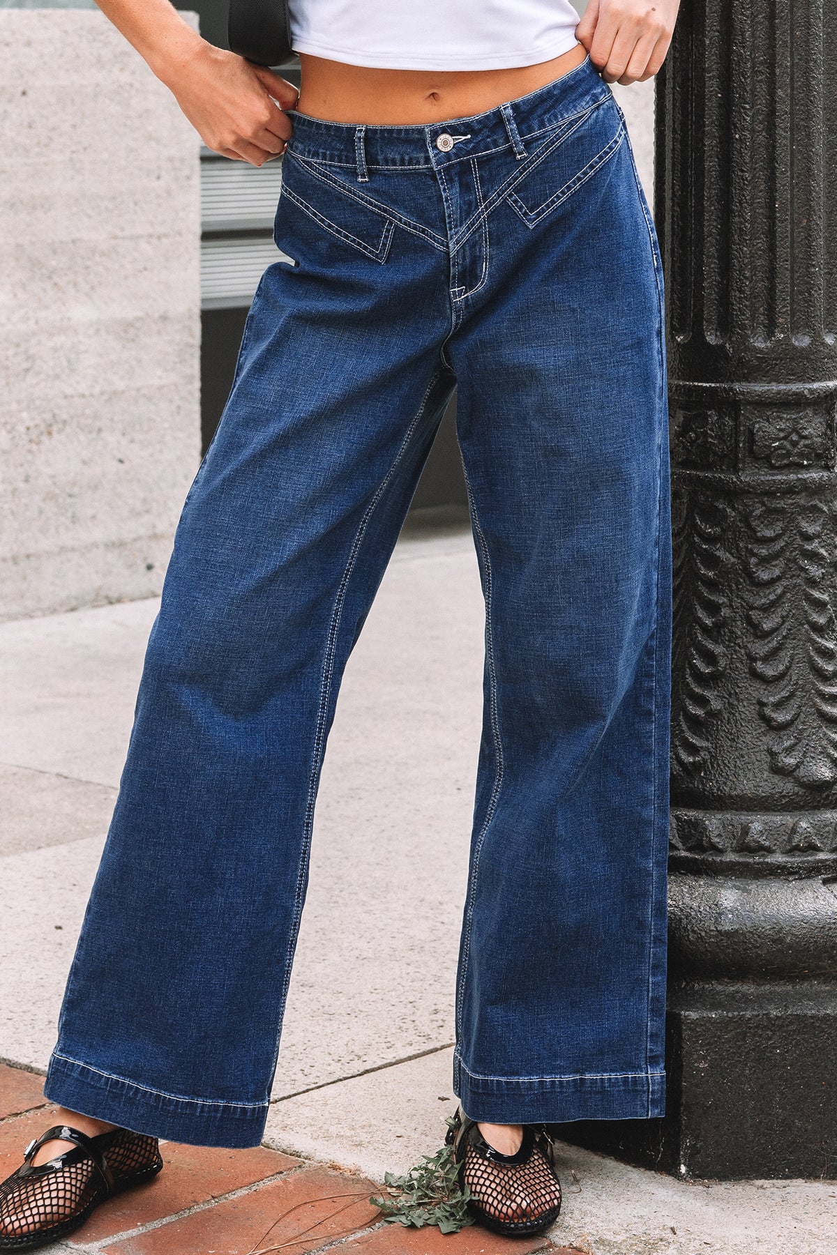 Jean ample à revers et détails cousus à la taille bleu voile