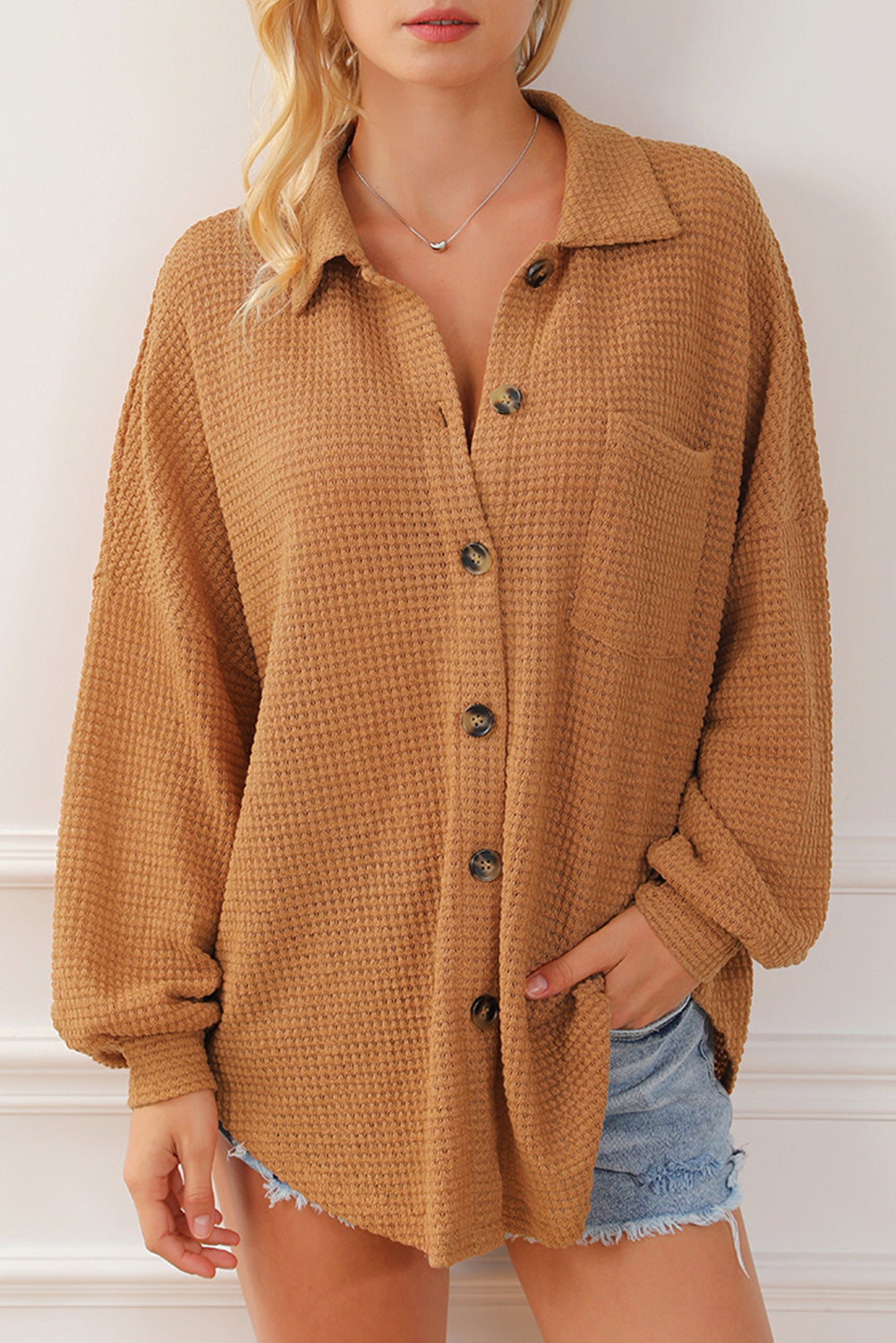 Chemise décontractée boutonnée en tricot gaufré marron-A WOMAN WE LOVE
