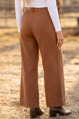 Pantalon camel à poches et ourlets festonnés