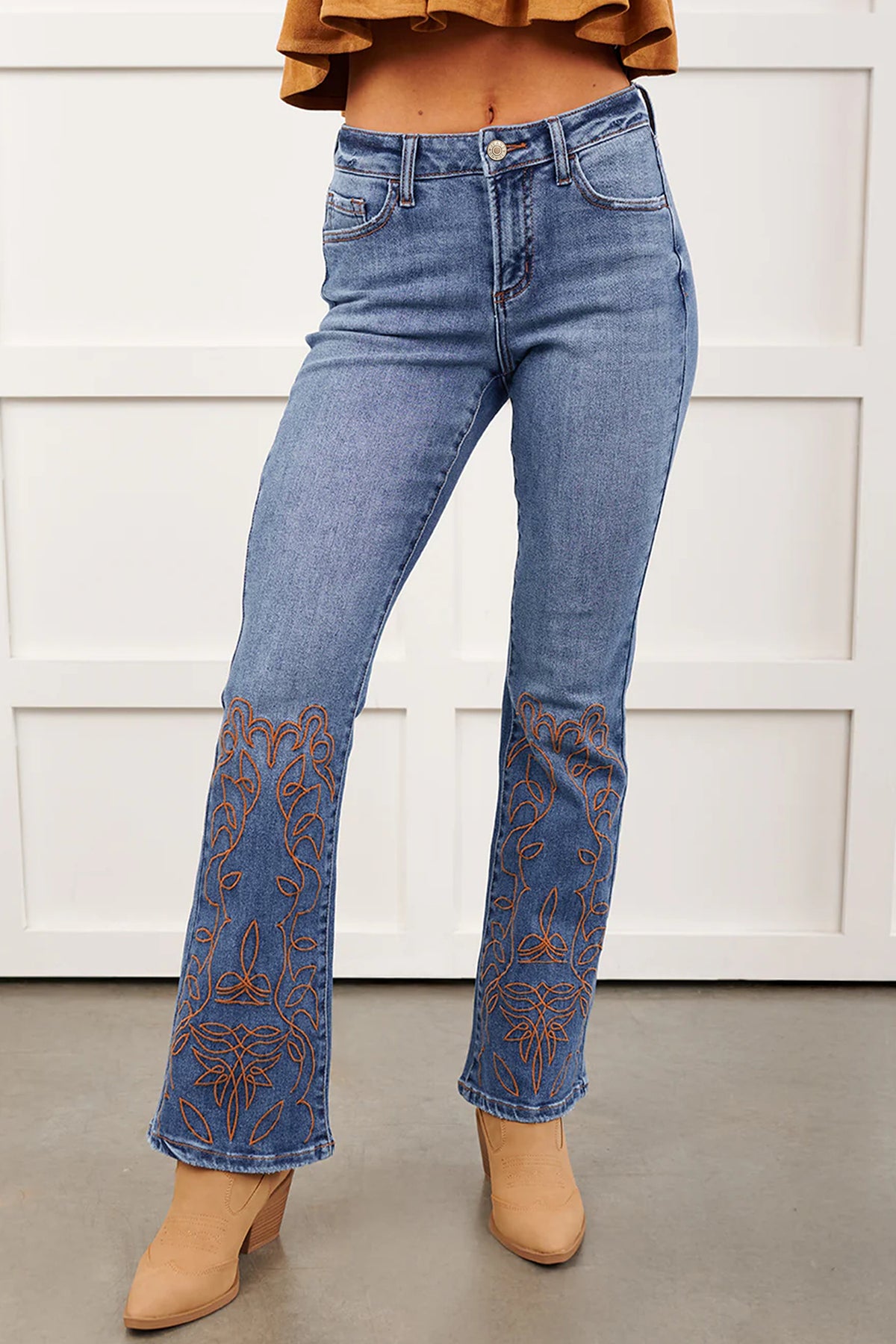 Jean évasé bleu brodé, style western