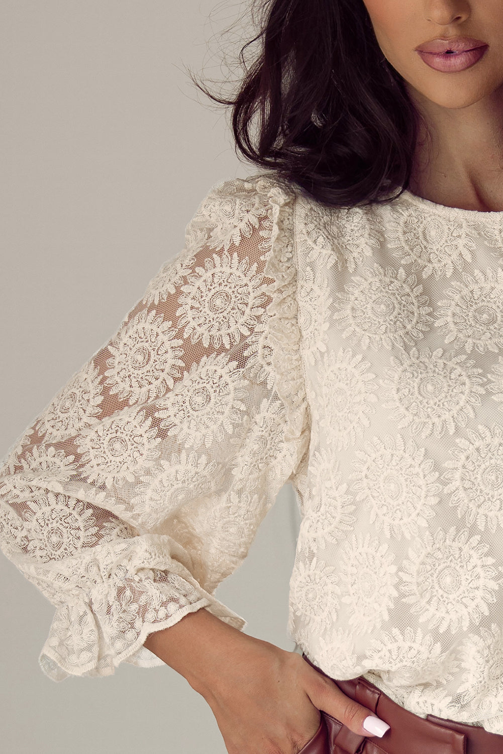 Chemisier à manches 3/4 à volants et boutons en jacquard à fleurs d'avoine-A WOMAN WE LOVE