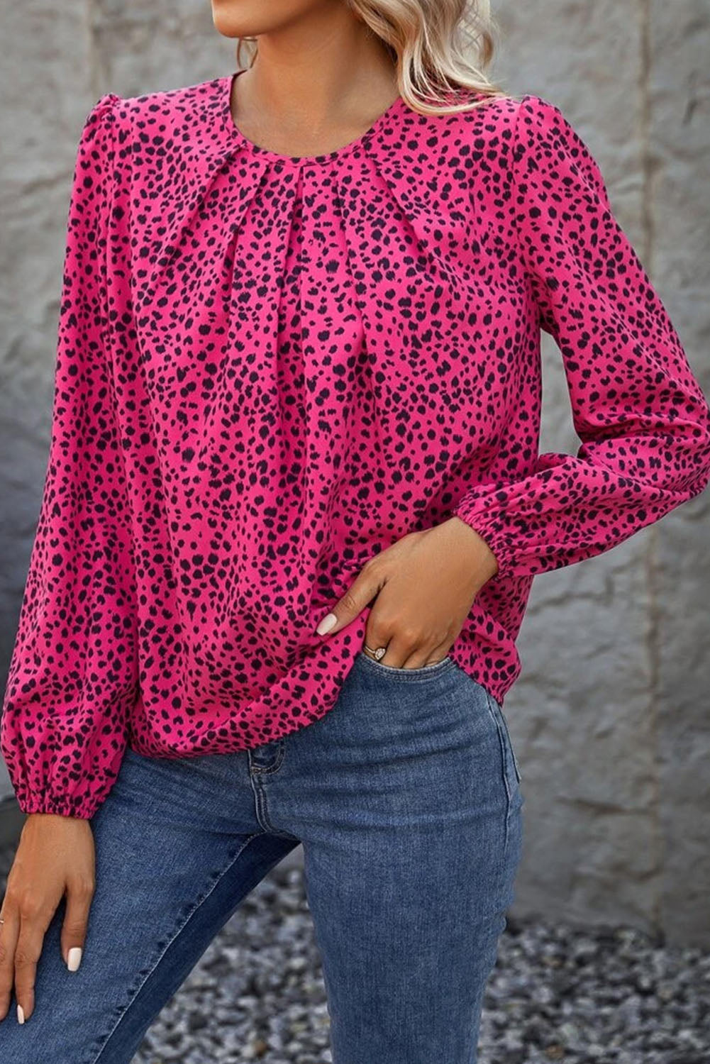 Blouse plissée à imprimé léopard rose avec trou de serrure-A WOMAN WE LOVE