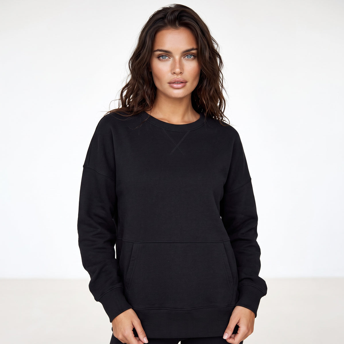 Sudadera suelta negra con bolsillos *