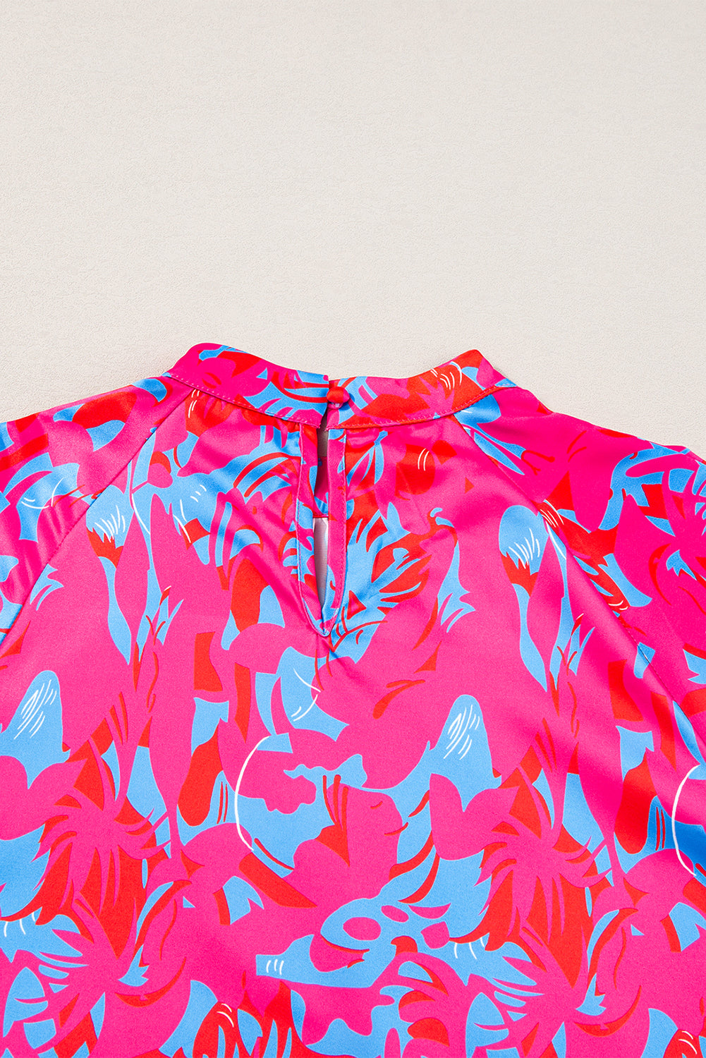 Blouse violette imprimée à manches bulles et col montant-A WOMAN WE LOVE