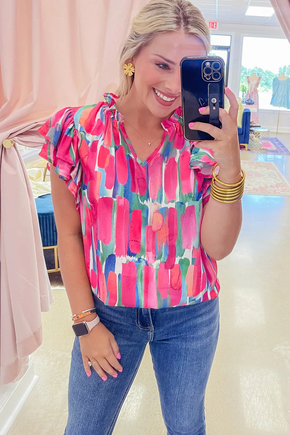 Chemisier à col en V et manches volantées à imprimé pinceau abstrait rose-A WOMAN WE LOVE