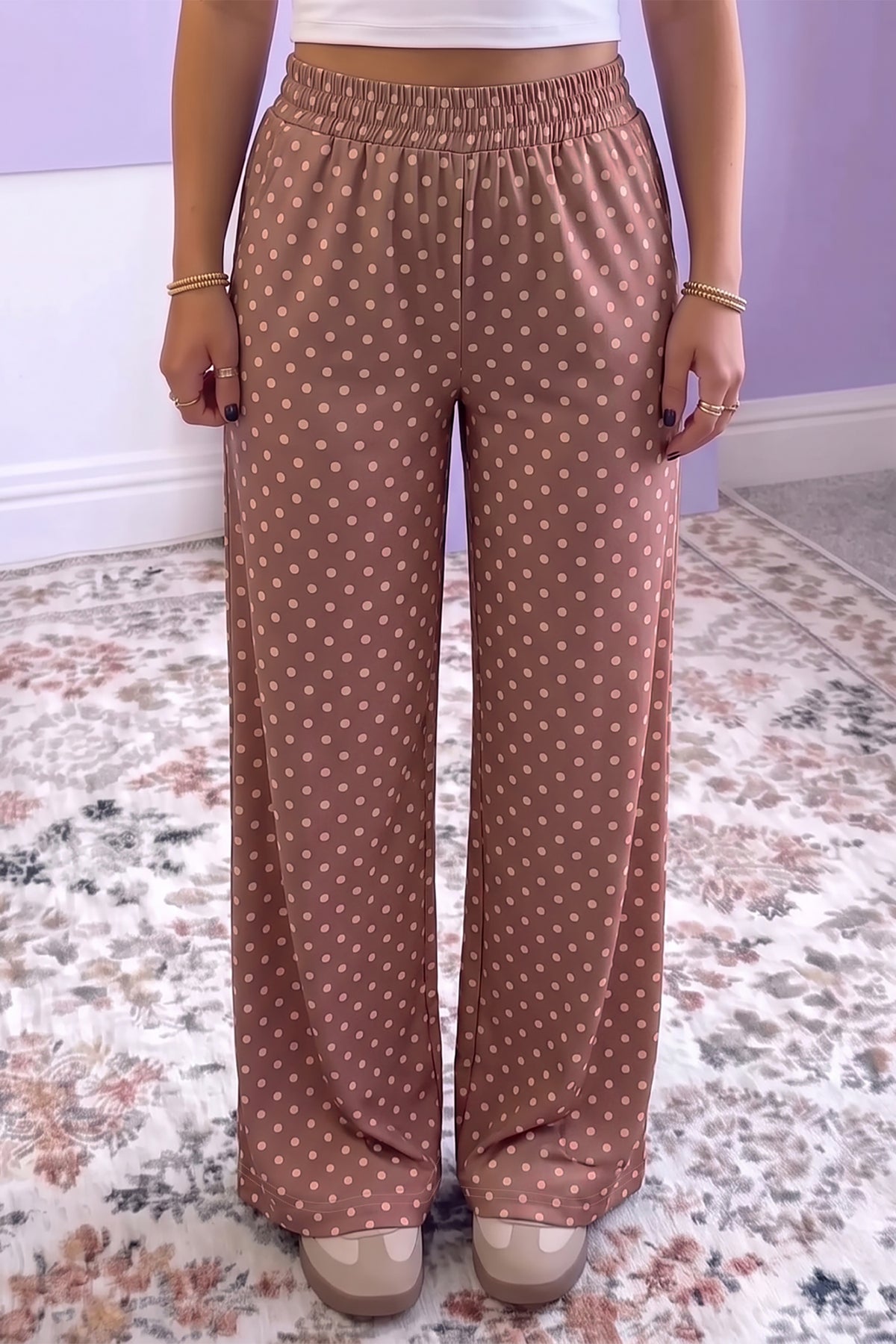 Pantalon ample marron à pois et taille élastiquée