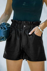 Short high waist in black faux leather *