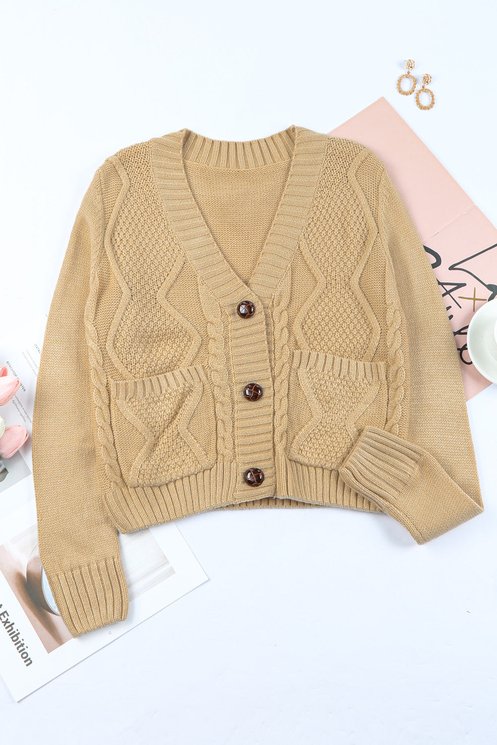 Cardigan texturé beige avec poches avant et boutons-A WOMAN WE LOVE