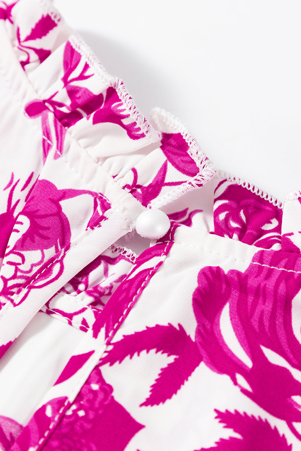 Chemisier rose à imprimé floral et manches à volants avec trou de serrure dans le dos-A WOMAN WE LOVE