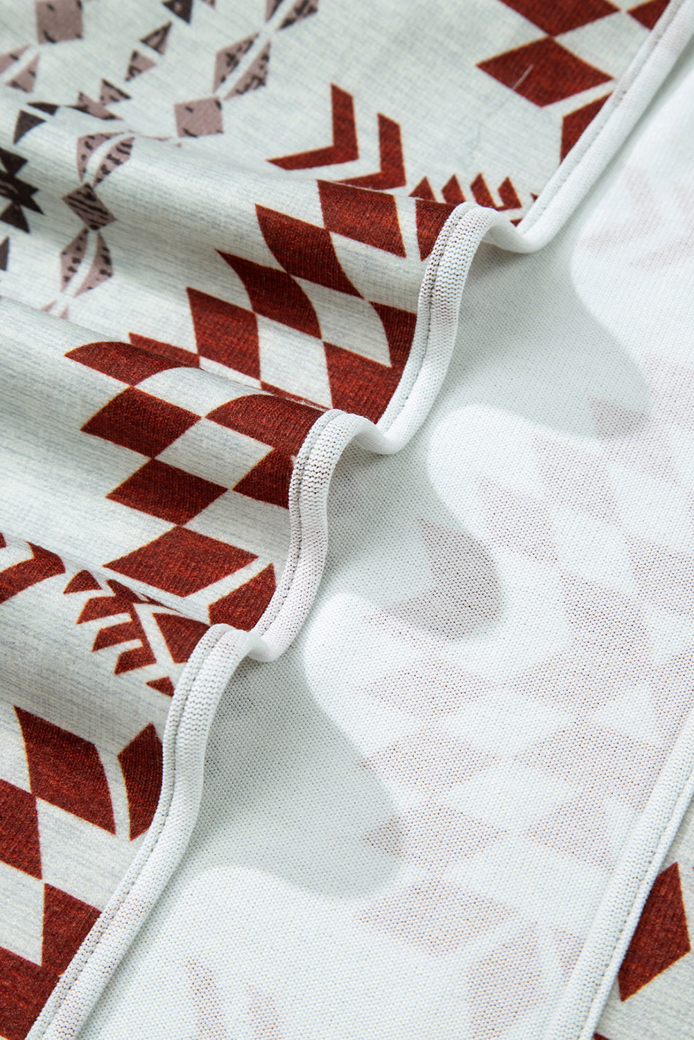 Cardigan long marron imprimé aztèque occidental ouvert sur le devant-A WOMAN WE LOVE