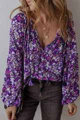 Chemisier violet à manches bouffantes et col en V fendu à fleurs style Boho-A WOMAN WE LOVE