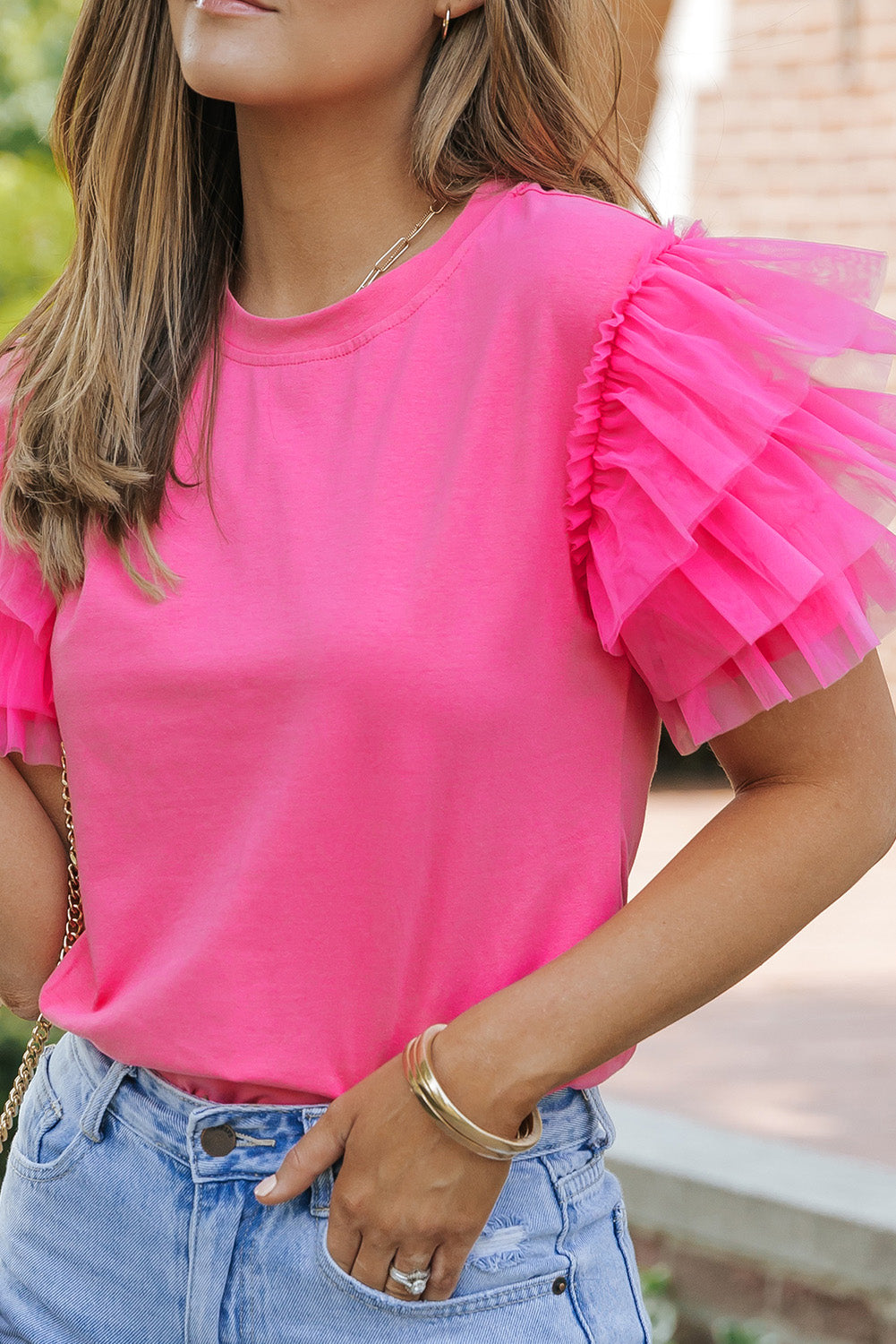 Blouse rose à manches volantées en tulle-A WOMAN WE LOVE