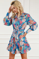 Robe chemise bleue ceinturée à manches lanternes et imprimé floral