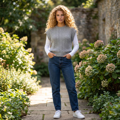 Pull gris torsadé à col rond et manches courtes