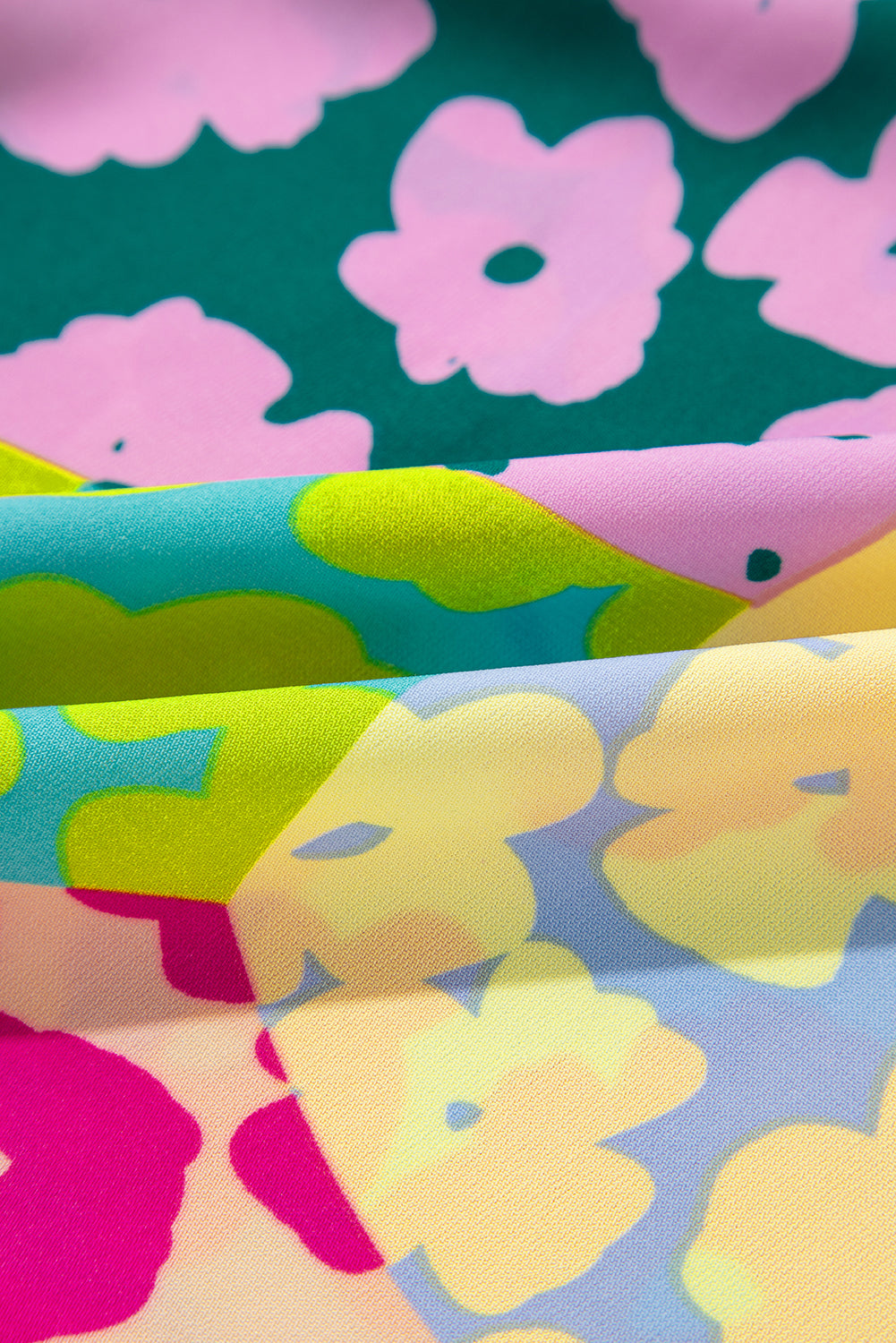 Chemisier plissé multicolore à manches flottantes et imprimé abstrait-A WOMAN WE LOVE