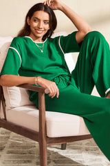 Costume 2 pièces ample avec haut à manches mi-longues et pantalon avec cordon de serrage, garniture contrastée, vert noirâtre